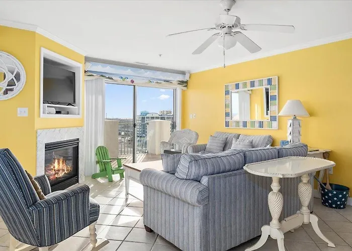 3 Bedroom Uptown Avalon Unit With Indoor Pool! *