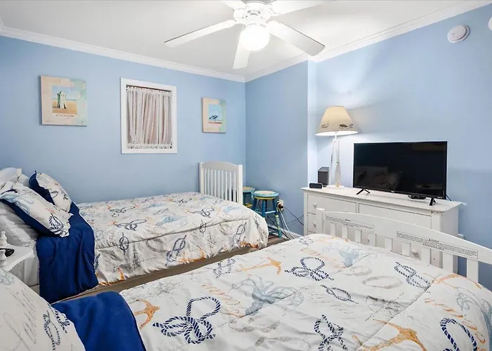 3 Bedroom Uptown Avalon Unit With Indoor Pool!