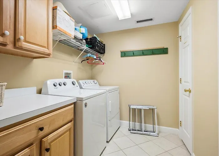 Holiday home 3 Bedroom Uptown Avalon Unit With Indoor Pool! Ocean City